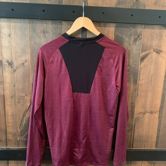 Mizuno Long Sleeve Tee Women's Size L - Picture 8 of 8